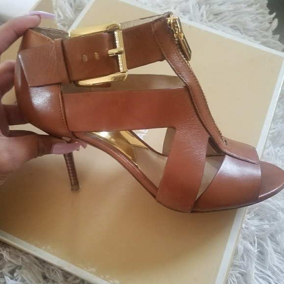 Michael kors heels - Picture 2 of 7